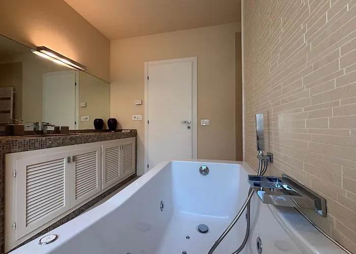 Βίλα -villa With Swimming Pool Dei Marmi- *