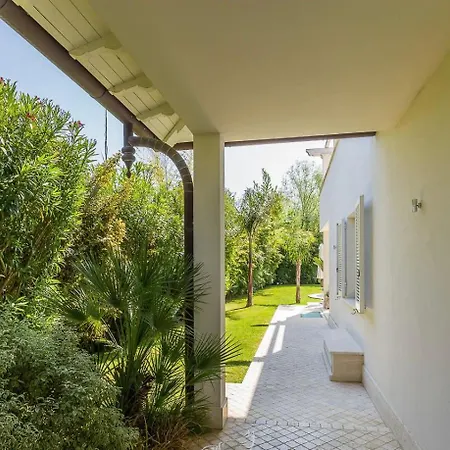 -villa With Swimming Pool Dei Marmi- 马尔米堡