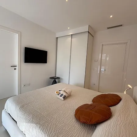 -villa With Swimming Pool Dei Marmi- * 马尔米堡